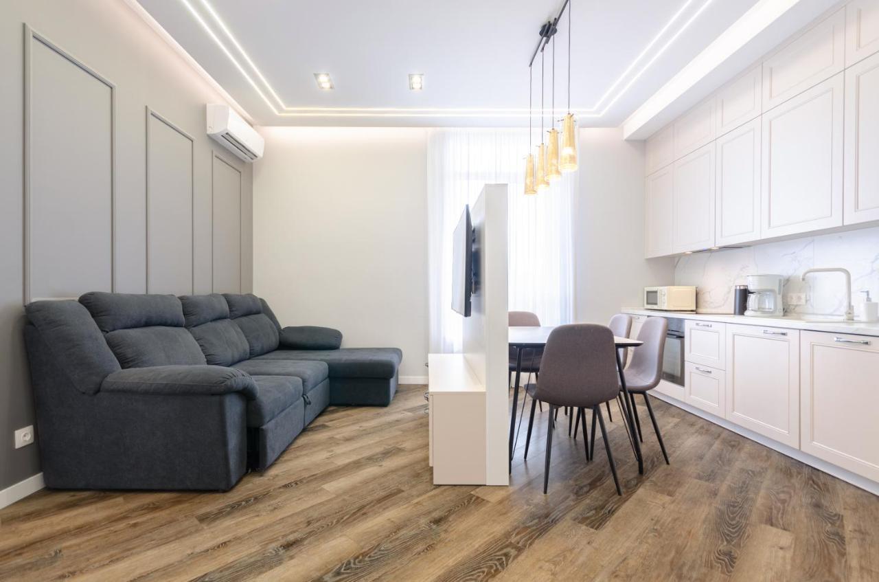 Petrovdom Ж38 In Luxury Apartments At 68 Zhylyanska Street,38 Perlyna Kiev Esterno foto